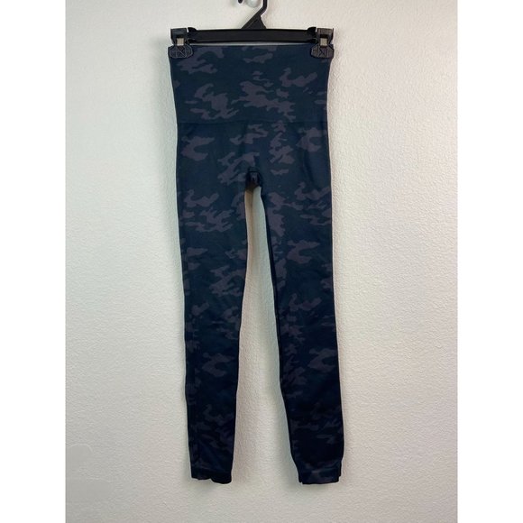 Spanx women's medium grey camouflage‎ cropped seamless tummy control leggings - Picture 4 of 4